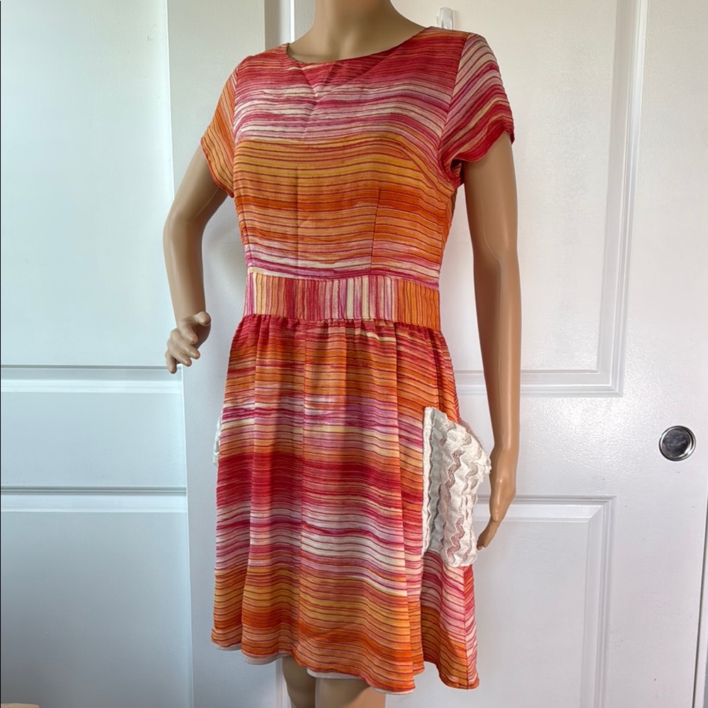 adorable Kenny sunset 🌅 striped multicolor dress side pockets M back keyhole